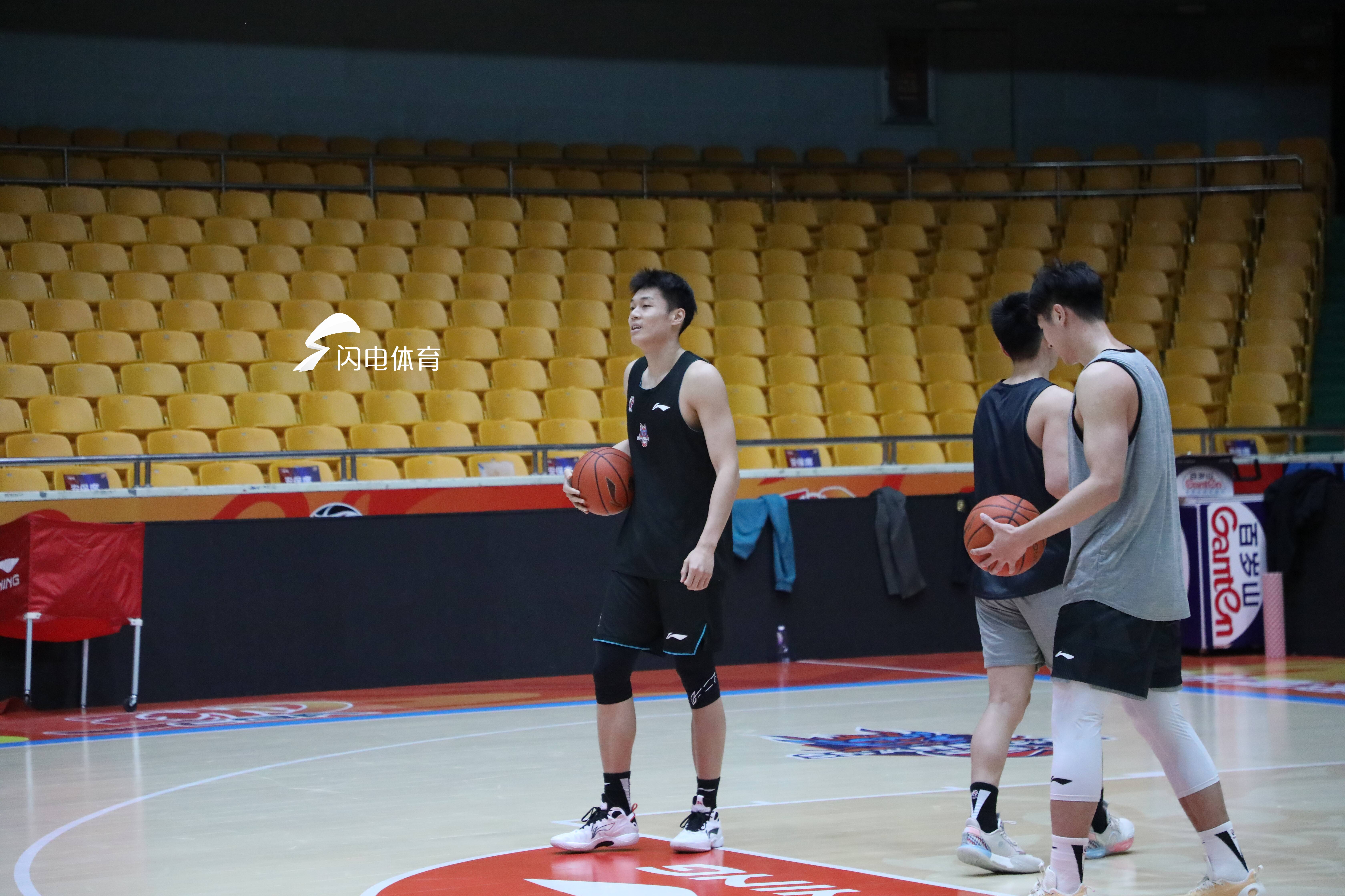 九游app下载关于集结日体能课后，山东男篮回应争议备战NBA总决赛，目标明确，医务组通报恢复的信息