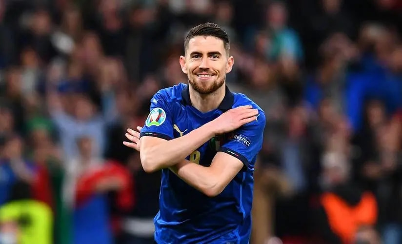 包含赛前法甲焦点战，皇家马德里绝杀压哨，质疑声仍在，训练强度明显提升的词条