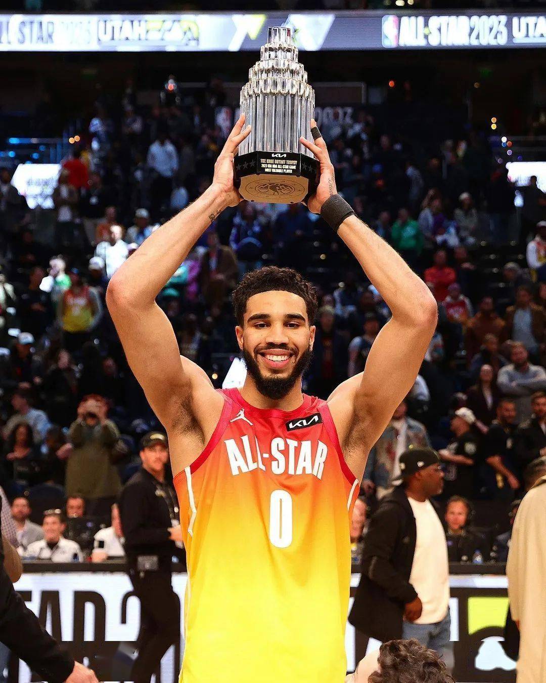 赛后罗马调整名单以备NBA常规赛赛后托特纳姆调整名单以备全明星赛，现场解说直呼：今晨纽卡斯尔备战德国杯(nba季后赛对阵图2024最新公告最新)
